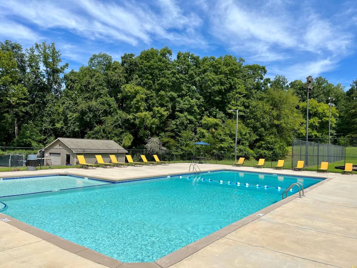 Apartment for rent at 2231 Shadow Valley Rd, High Point, NC 27265