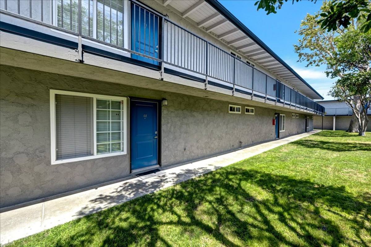 Apartment for rent at 2701 W McFadden Ave, Santa Ana, CA 92704