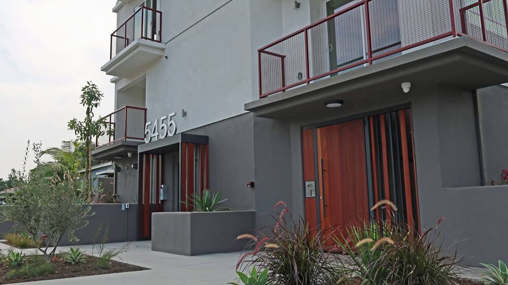 Apartment for rent at 5455 Inglewood Blvd #4, Culver City, CA 90230