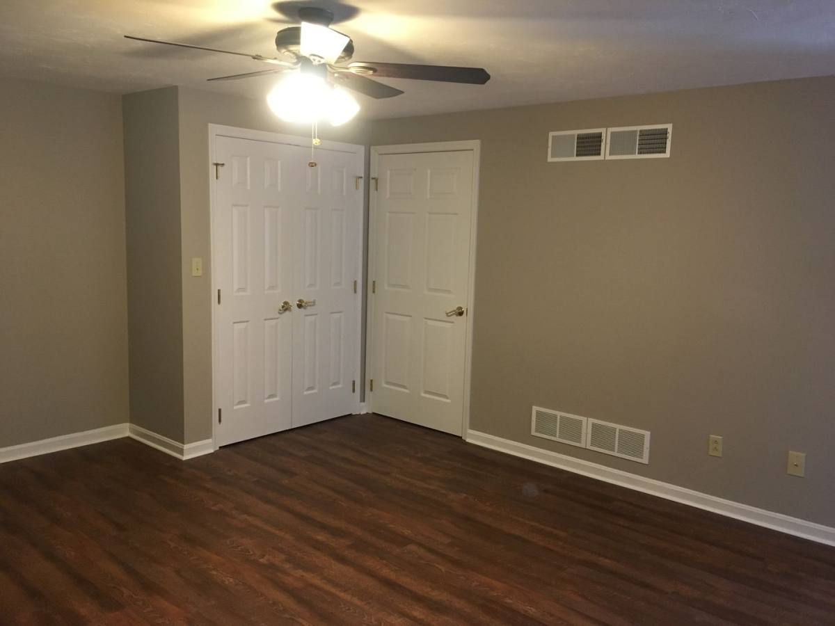 Apartment for rent at 327 N Pine Ave, Spring Grove, PA 17362