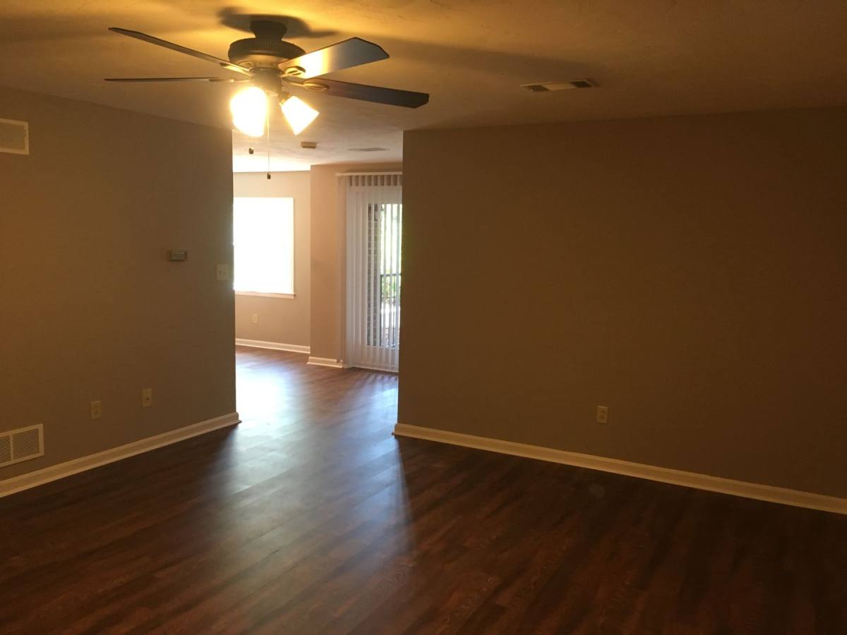 Apartment for rent at 327 N Pine Ave, Spring Grove, PA 17362