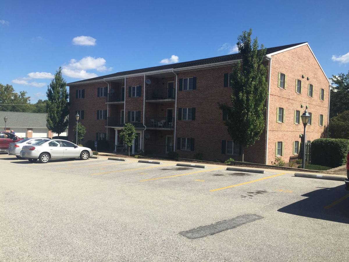 Apartment for rent at 327 N Pine Ave, Spring Grove, PA 17362