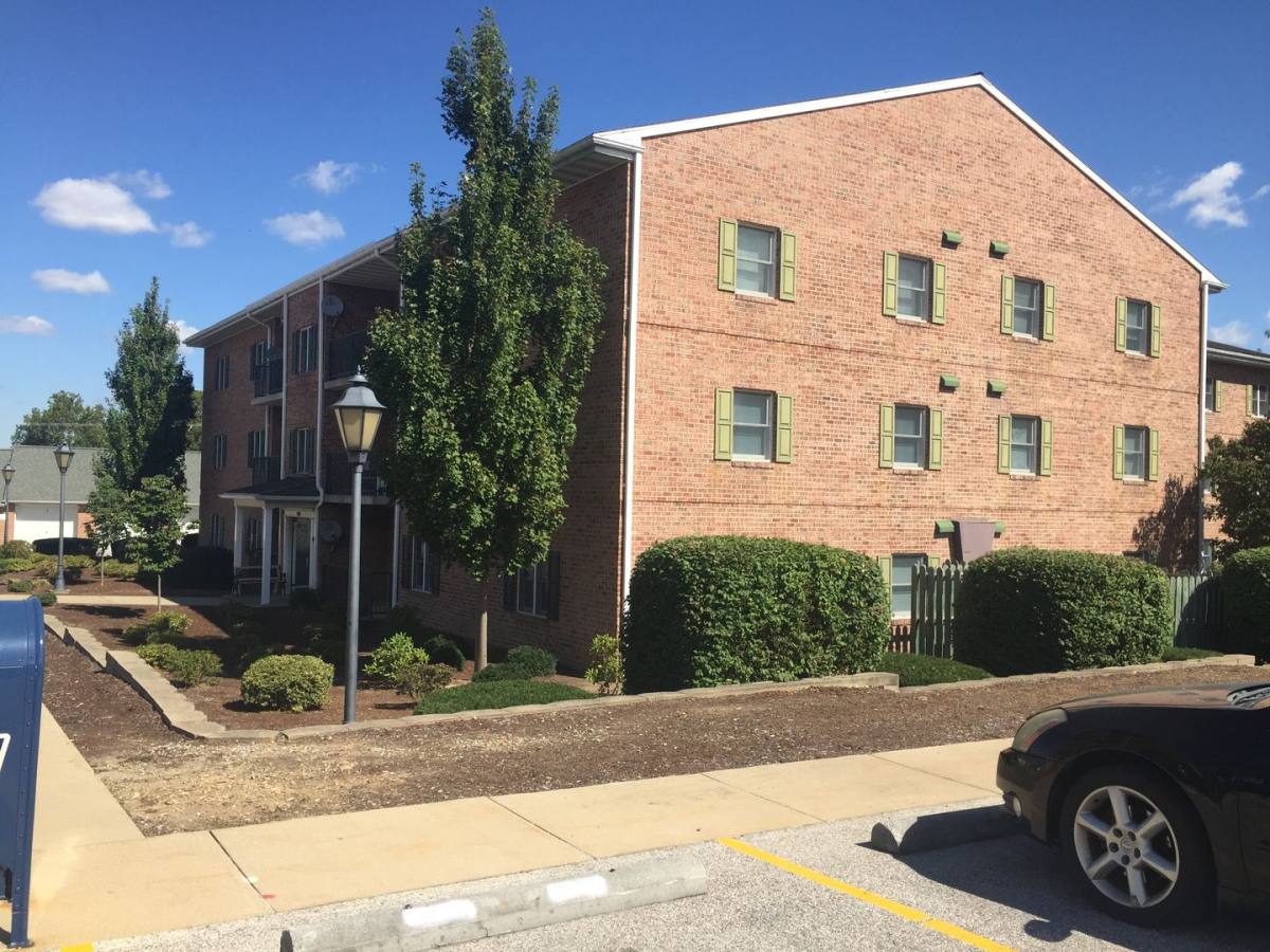 Apartment for rent at 327 N Pine Ave, Spring Grove, PA 17362