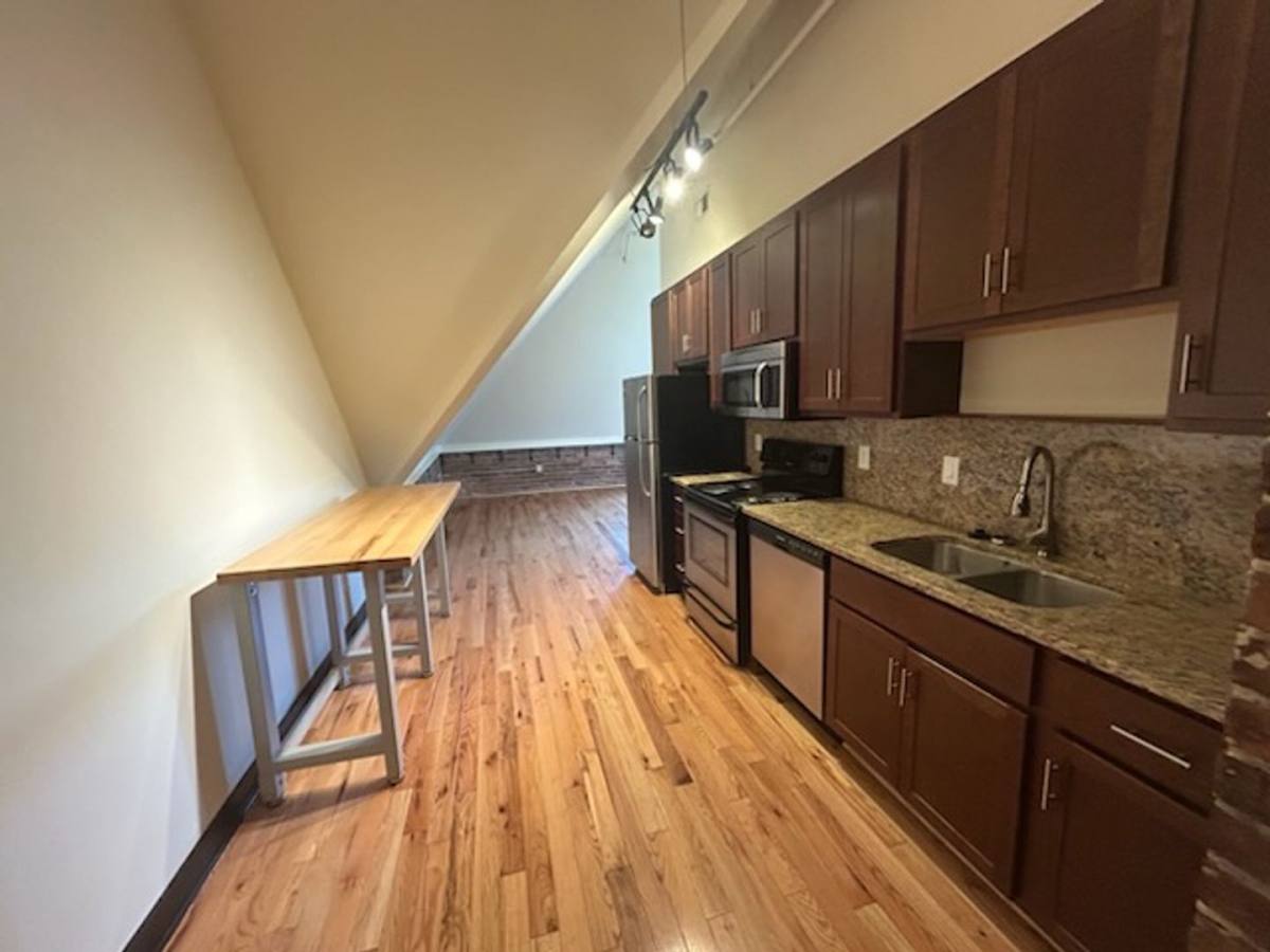 Apartment for rent at 937 Windsor St, Cincinnati, OH 45206