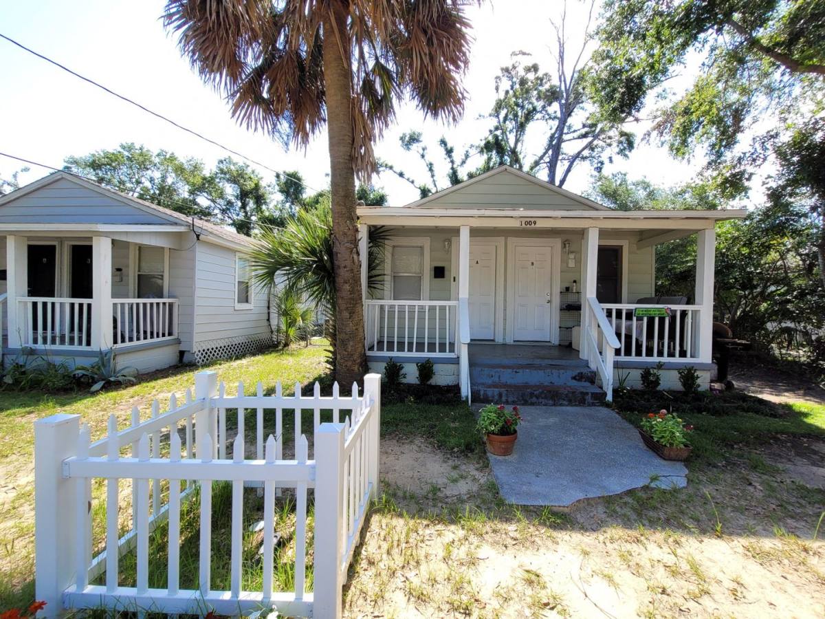 Apartment for rent at 1009 N J St, Pensacola, FL 32501