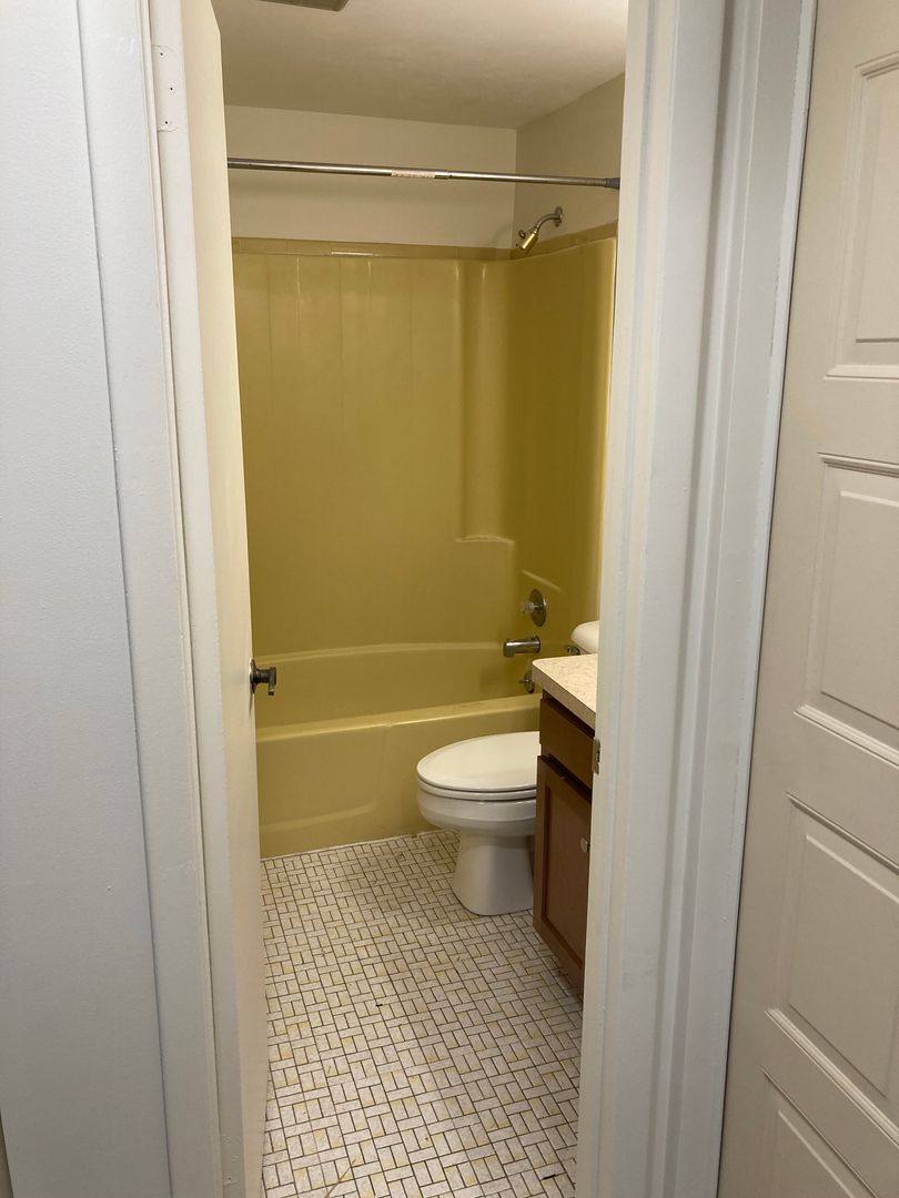Apartment for rent at 100 Kellars Lane, Liverpool, NY 13088