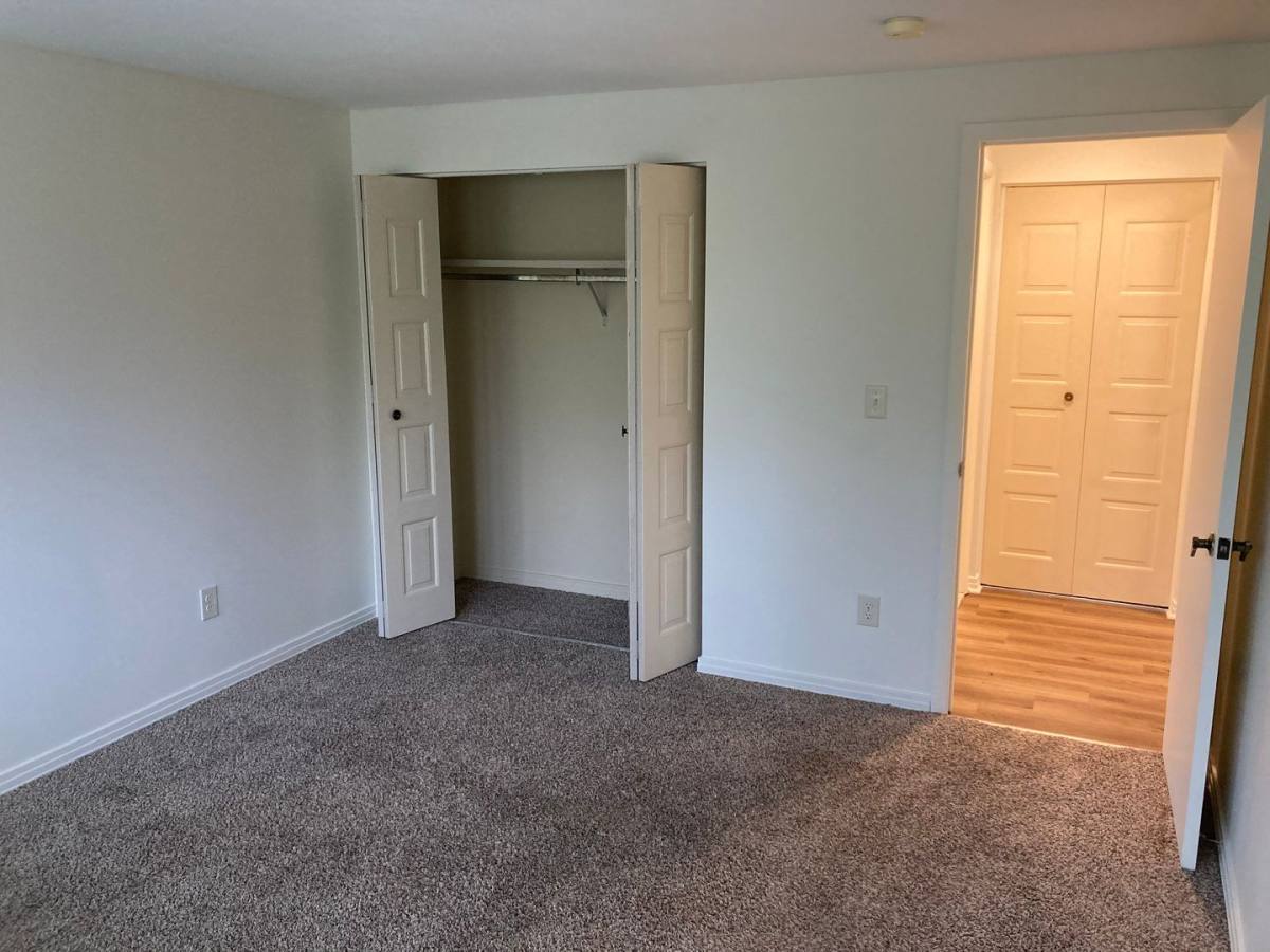 Apartment for rent at 100 Kellars Lane, Liverpool, NY 13088
