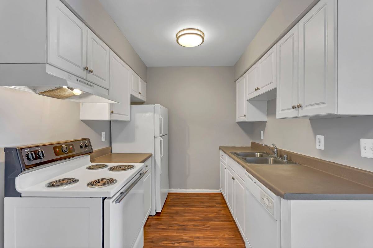 Apartment for rent at 301 Dorchester Ave, La Plata, MD 20646