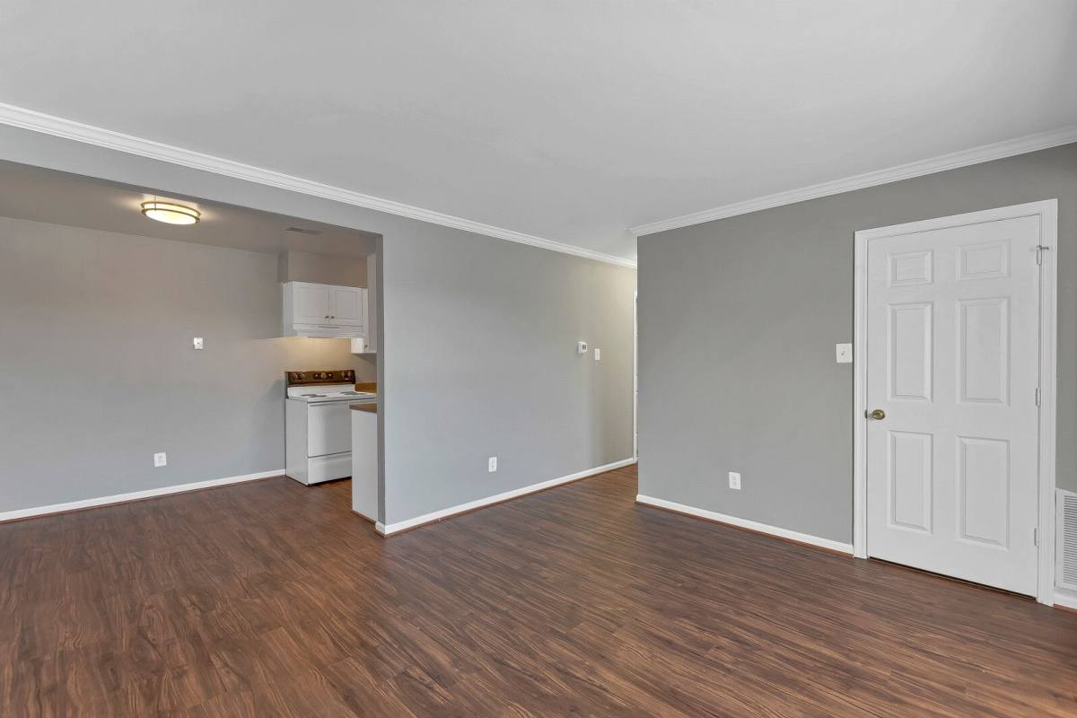Apartment for rent at 301 Dorchester Ave, La Plata, MD 20646