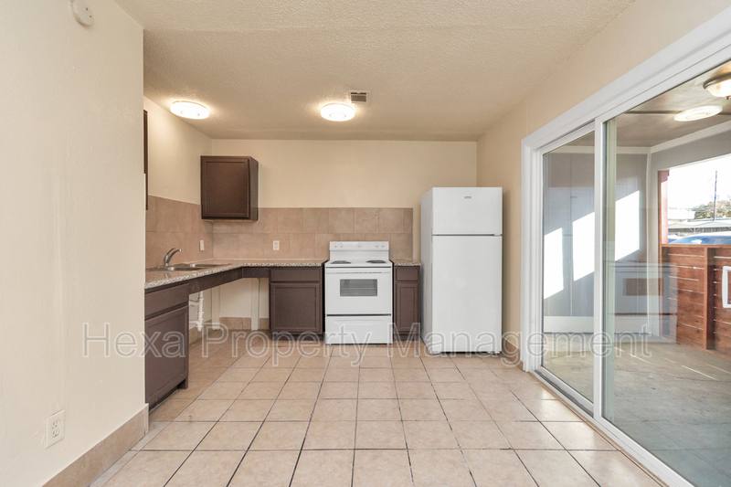 Townhouse for rent at 6605 Brittmoore Rd, Houston, TX 77041