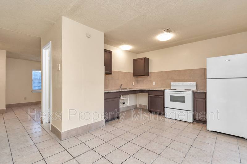 Townhouse for rent at 6605 Brittmoore Rd, Houston, TX 77041