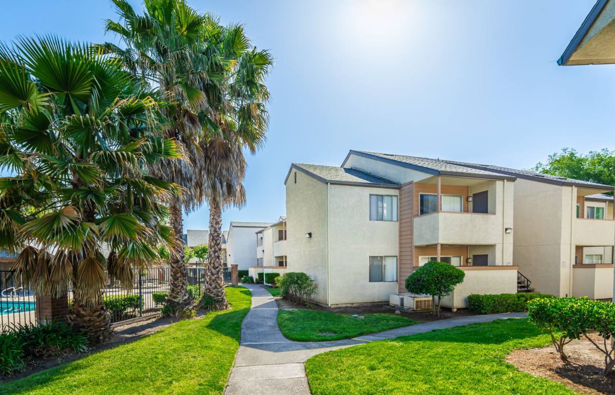 Carmel Pointe, 7826 Center Parkway, Sacramento, CA 95823 - Apartment for Rent - Image 8