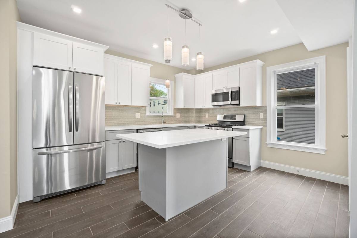 Apartment for rent at 581 Washington St #1, Brighton, MA 02135