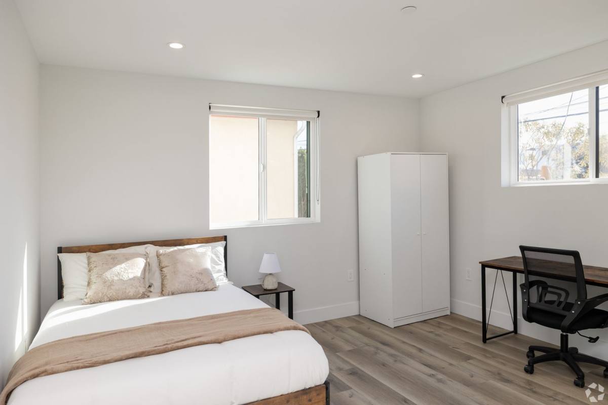 Apartment for rent at 5401 Carlin St, Los Angeles, CA 90016