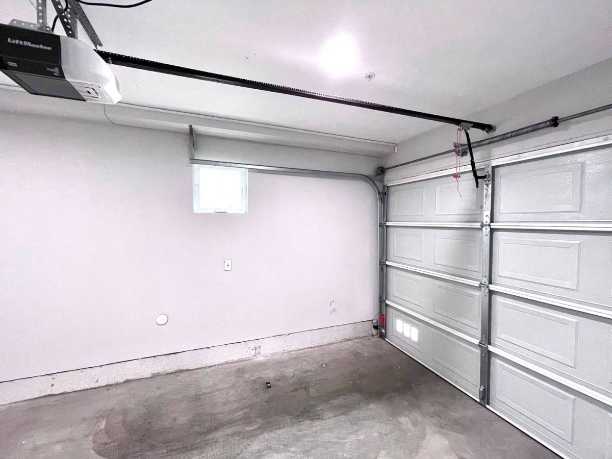 Apartment for rent at 5401 Carlin St, Los Angeles, CA 90016