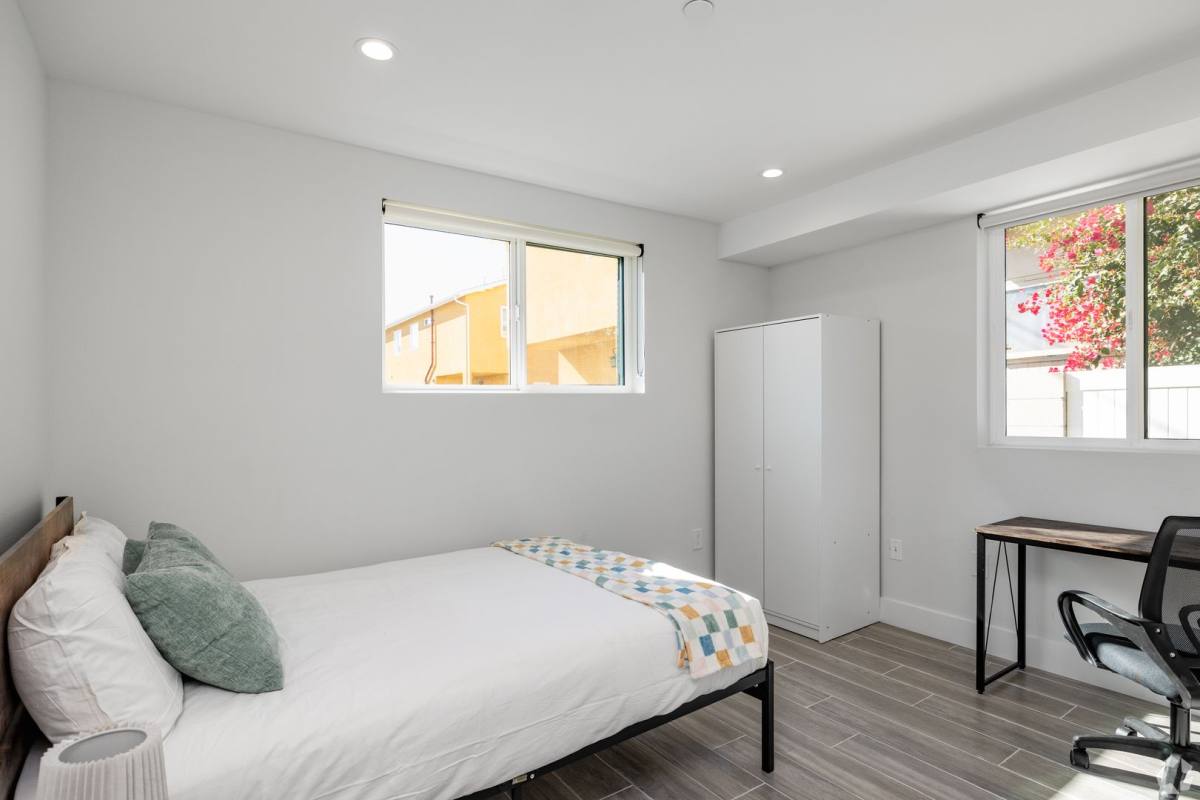 Apartment for rent at 5401 Carlin St, Los Angeles, CA 90016