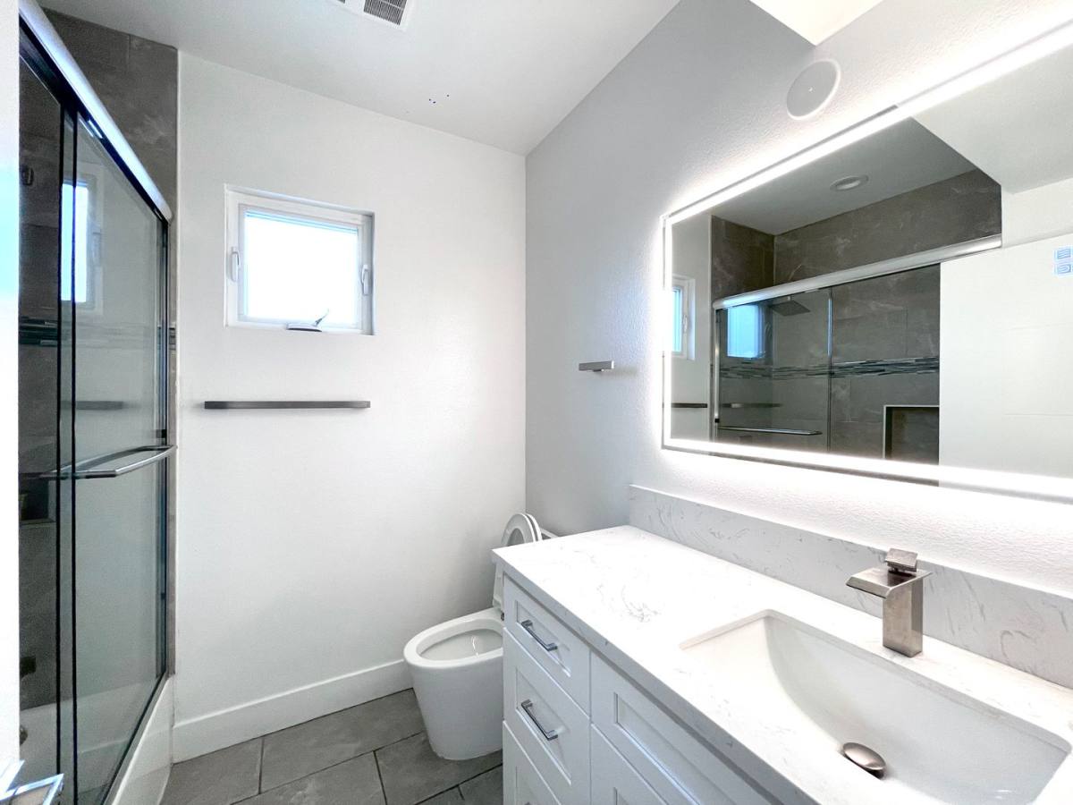 Apartment for rent at 5401 Carlin St, Los Angeles, CA 90016