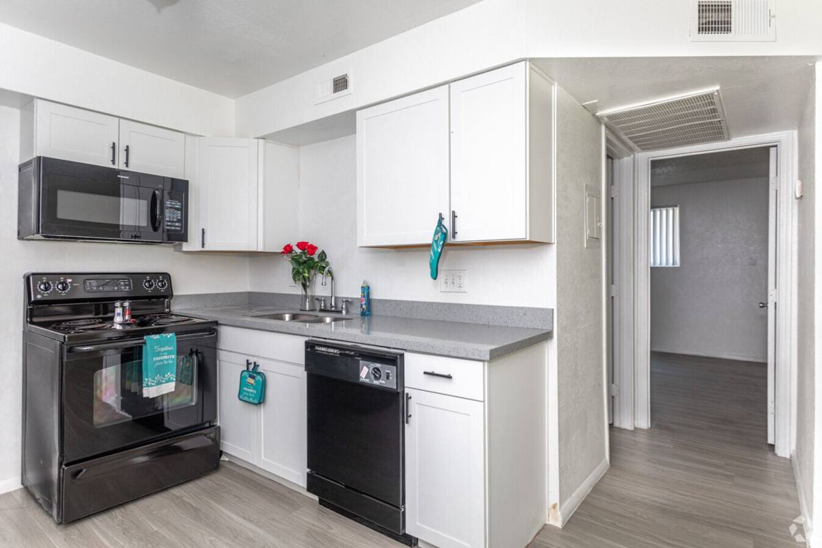 Apartment for rent at 2502 W Ocotillo Rd, Phoenix, AZ 85017