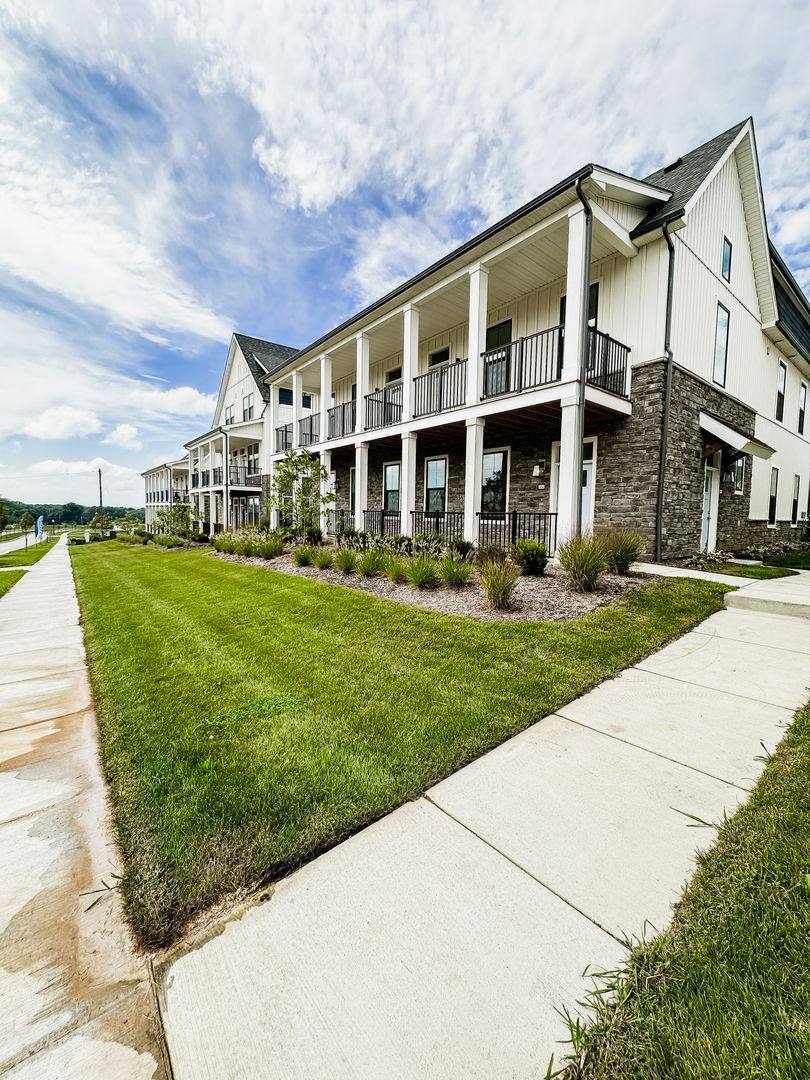 Townhouse for rent at 1000 Spring Hill Dr, Akron, OH 44312