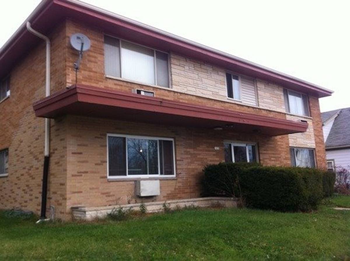 Apartment for rent at 1832 Rawson Ave, South Milwaukee, WI 53172