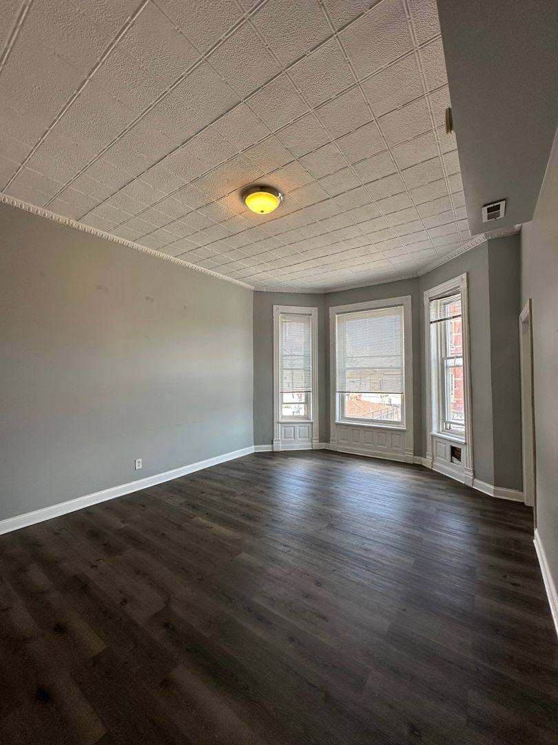 Apartment for rent at 2003 W Cermak Rd, Chicago, IL 60608
