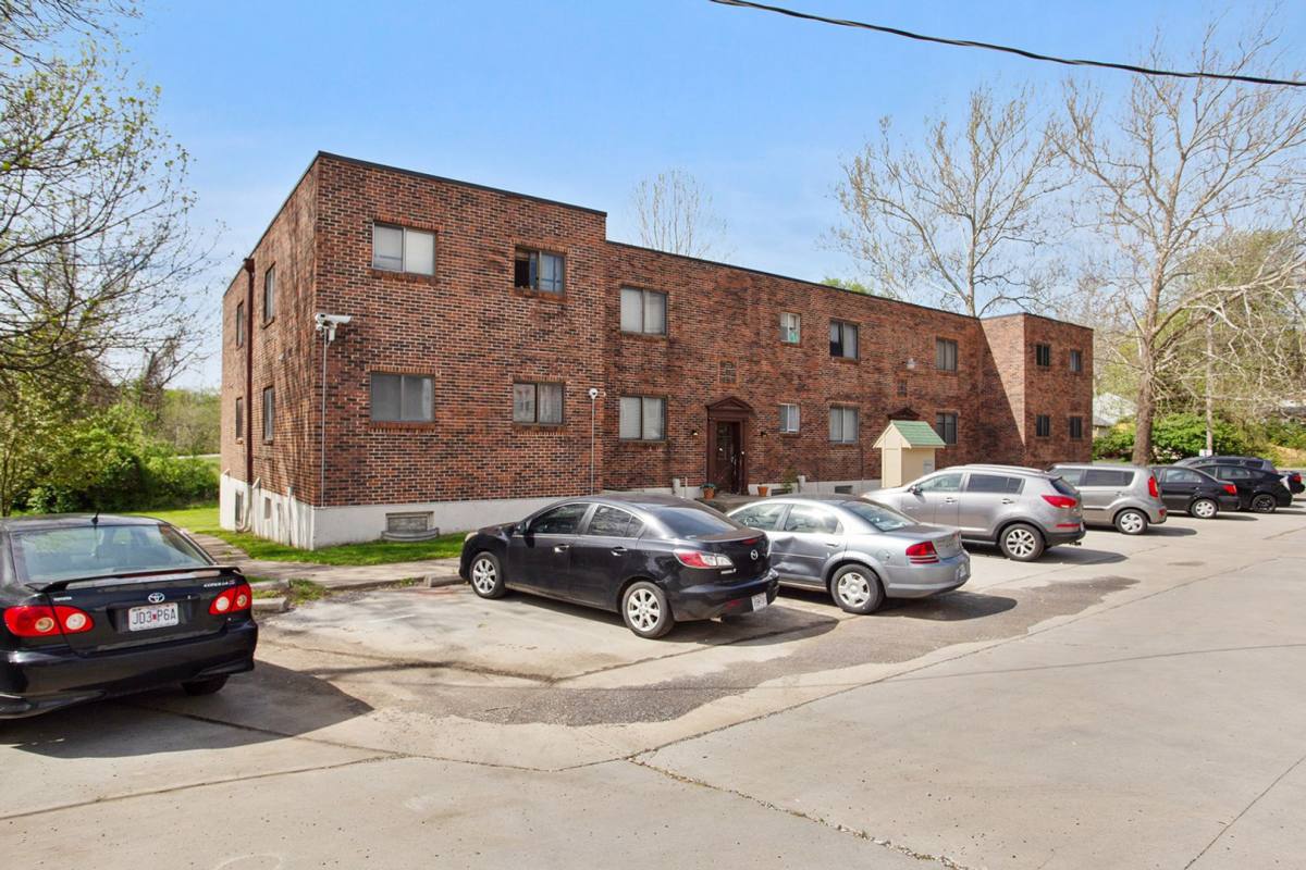Apartment for rent at 4651-4655 NE Antioch Rd, Kansas City, MO 64117