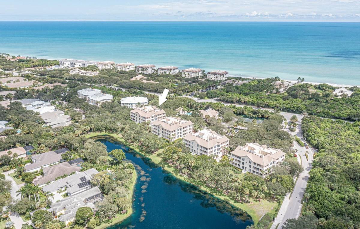 Condo for rent at 801 N Swim Club Dr, Vero Beach, FL 32963