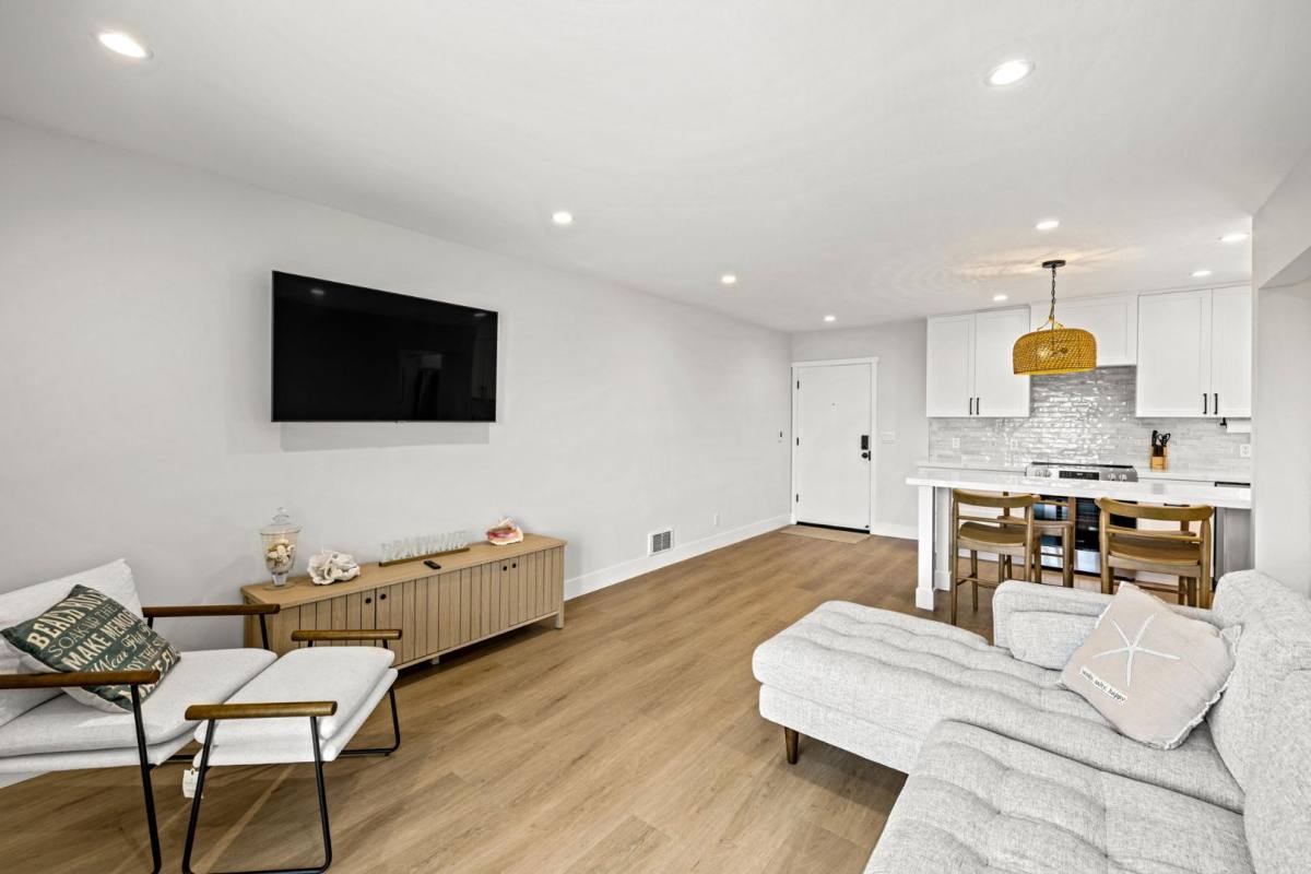 15 15th St #19, Hermosa Beach, CA 90254 - Condo for Rent - Image 11