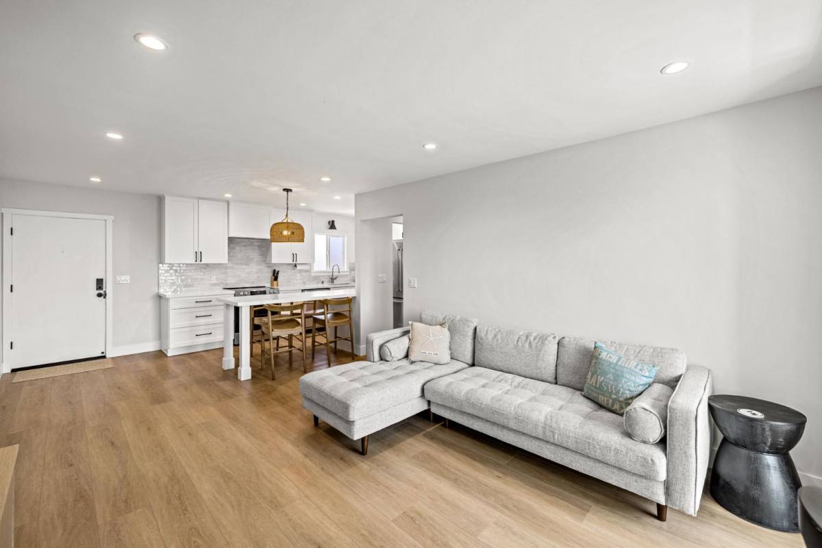 15 15th St #19, Hermosa Beach, CA 90254 - Condo for Rent - Image 12