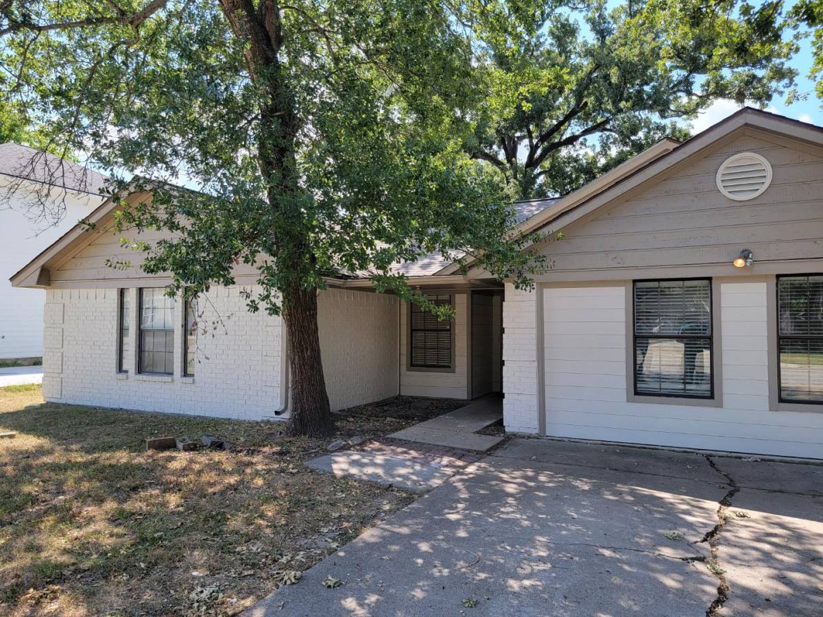 House for rent at 1100 Hardwood Lane, College Station, TX 77840