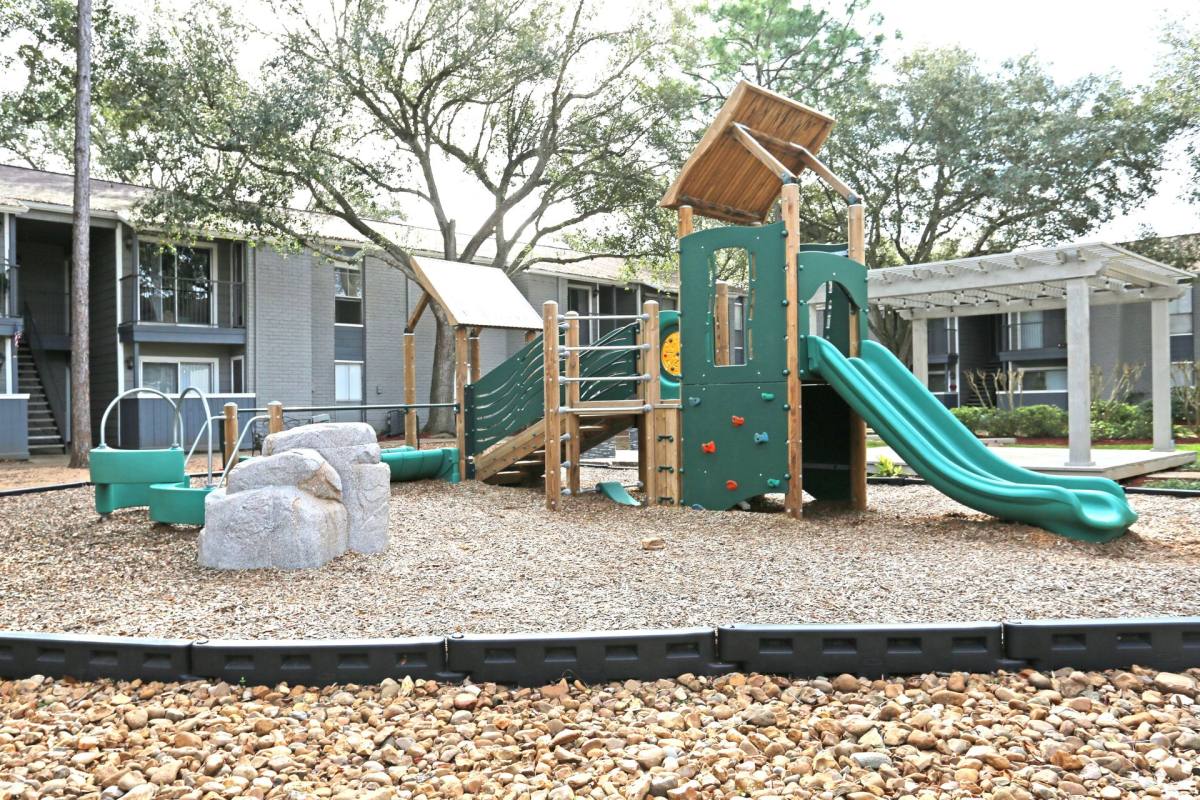 Apartment for rent at 301 Cannan Dr, Angleton, TX 77515