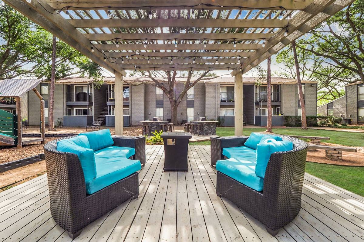 Apartment for rent at 301 Cannan Dr, Angleton, TX 77515