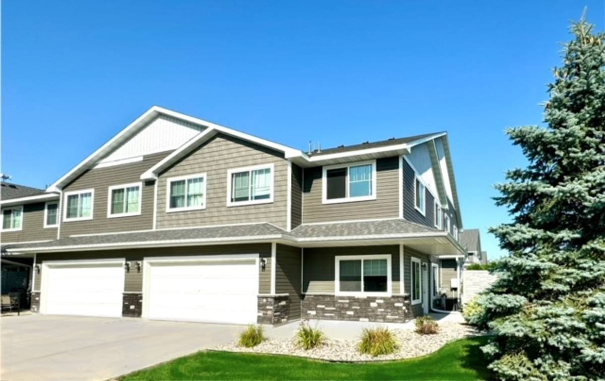 Townhouse for rent at 103 Everglades Trail, Mankato, MN 56001