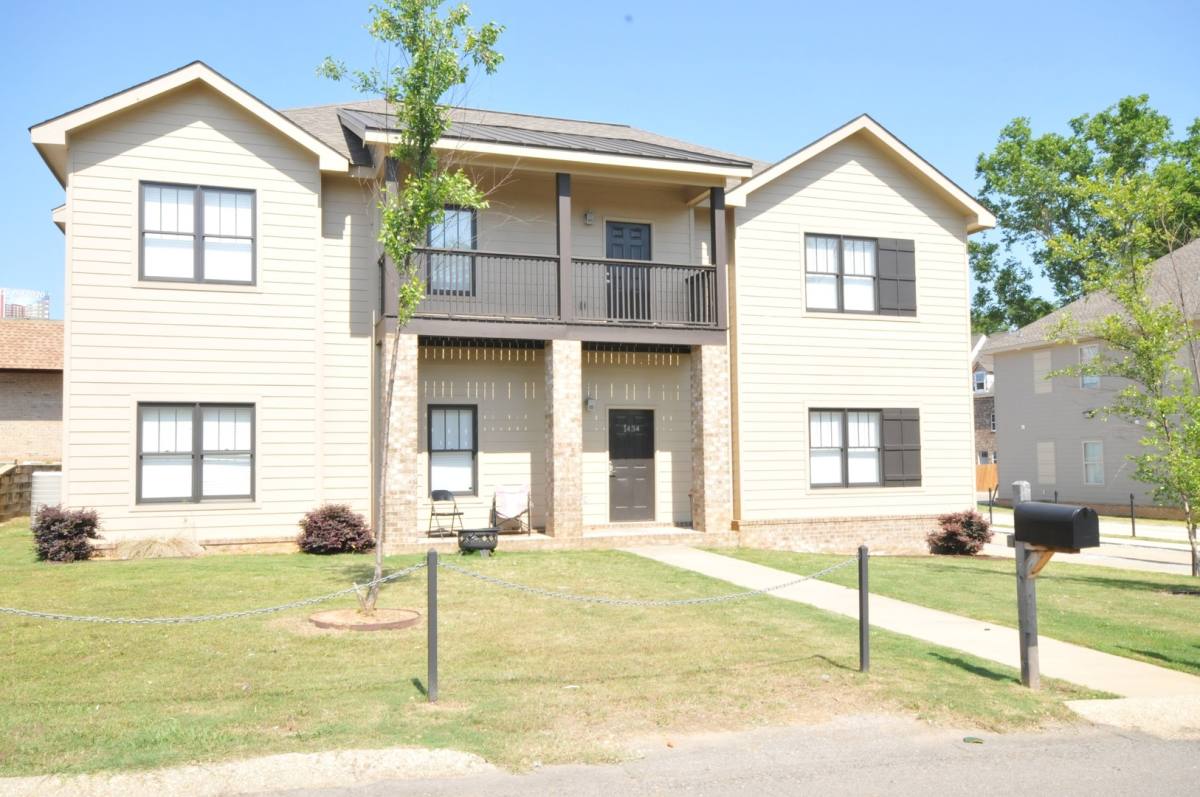 Apartment for rent at 1434 Cloverdale A - B, Tuscaloosa, AL 35401