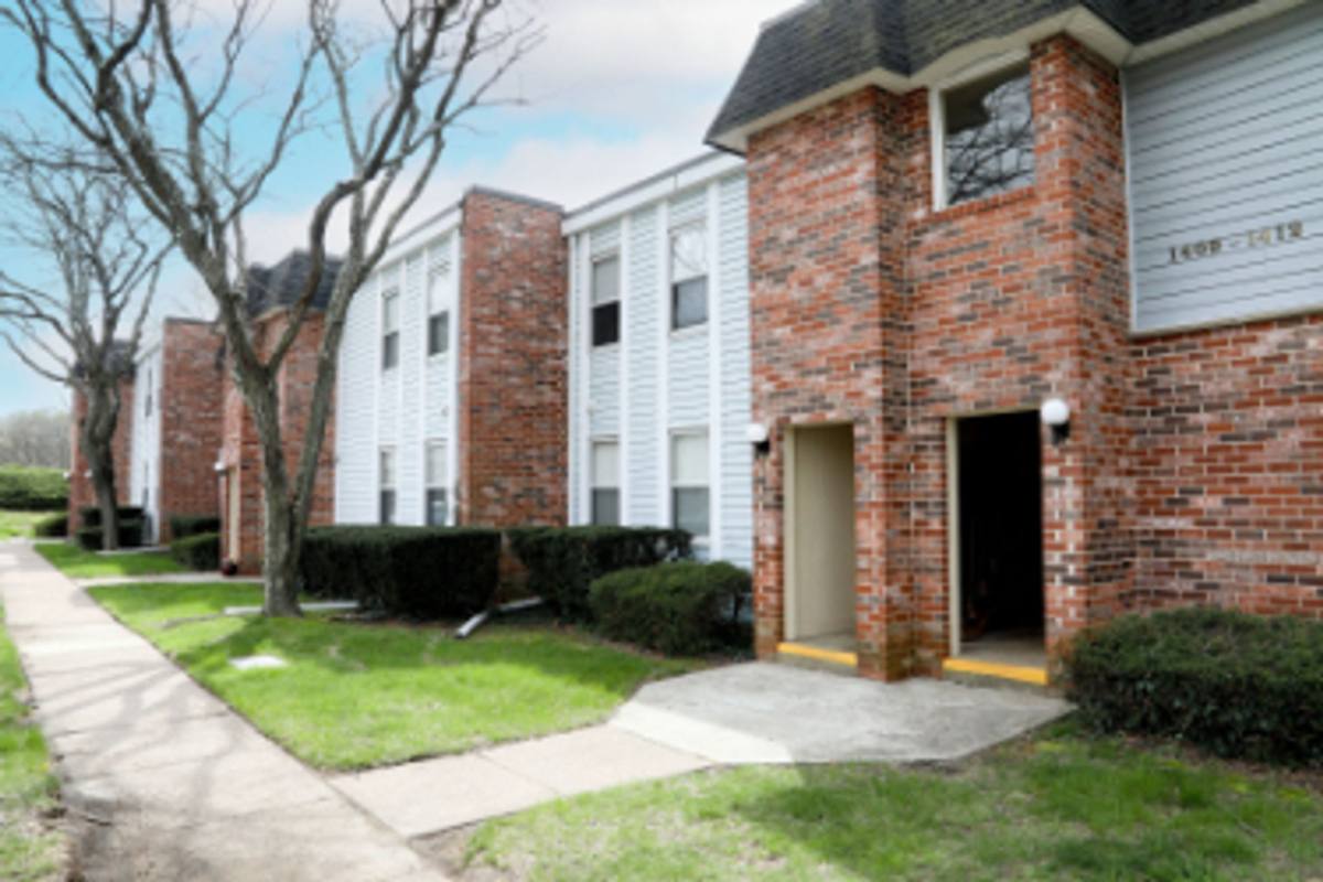 Apartment for rent at 55 E Kings Highway, Maple Shade, NJ 08052