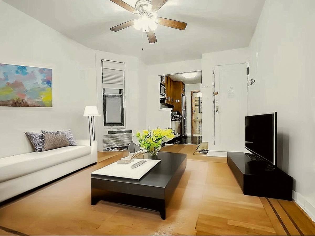 Apartment for rent at 213 E 84th St #D5, New York, NY 10028