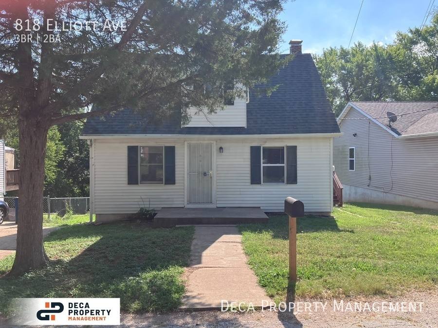 House for rent at 818 Elliott Ave, Saint Louis, MO 63135