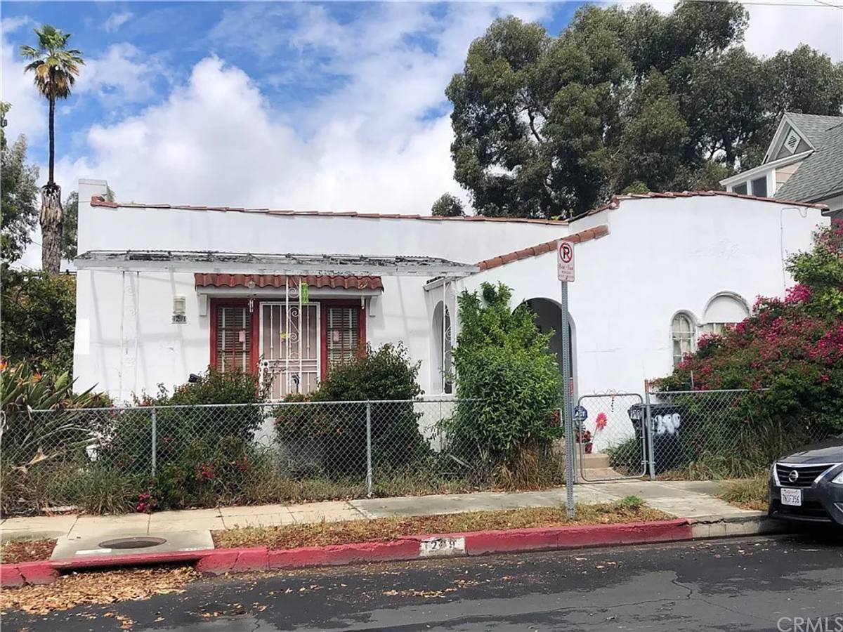 Apartment for rent at 1291 W 22nd St, Los Angeles, CA 90007