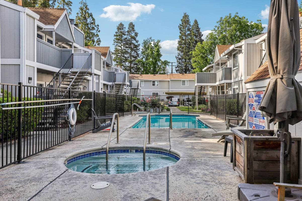 Cobble Creek, 4731 Whitney Ave, Carmichael, CA 95608 - Apartment for Rent - Image 2