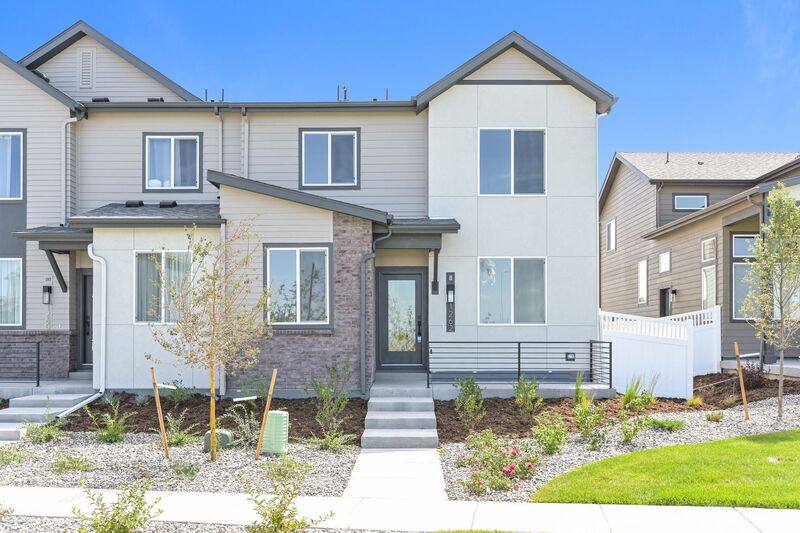 1262 S Algonquian St, Aurora, CO 80018 Townhouse For Rent