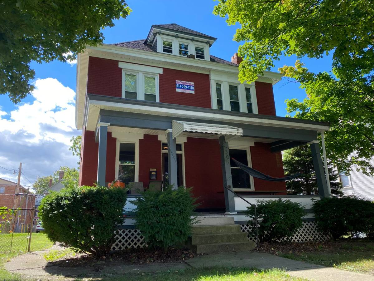 Apartment for rent at 305 E 16th Ave, Columbus, OH 43201