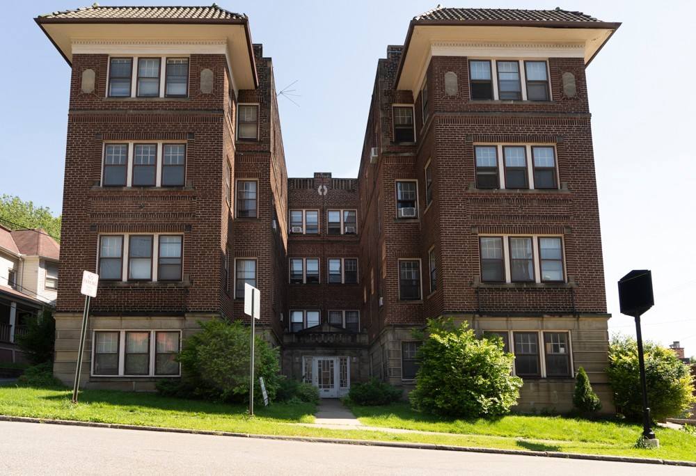 Apartment for rent at 2814 Hampshire, Cleveland, OH 44118