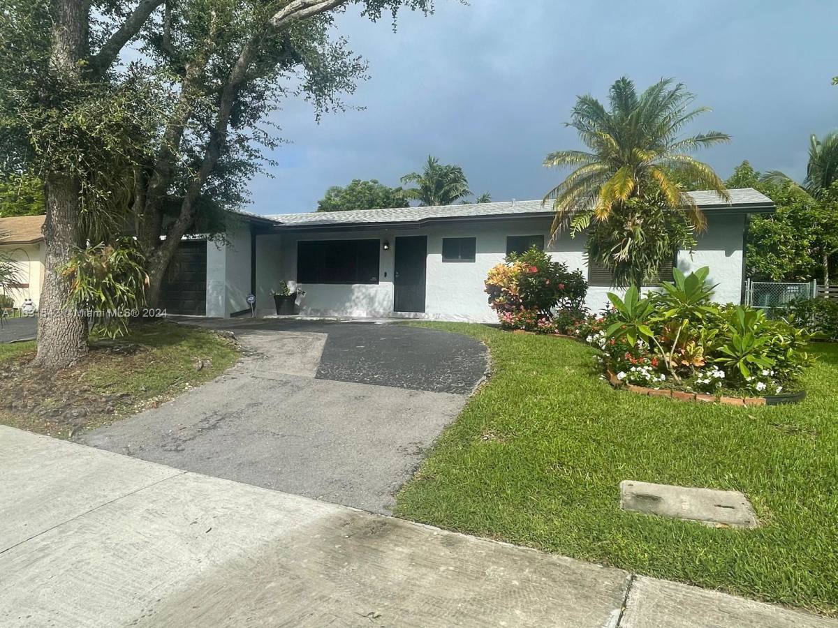 11412 SW 113th Place, Miami, FL 33176 House For Rent 3,800