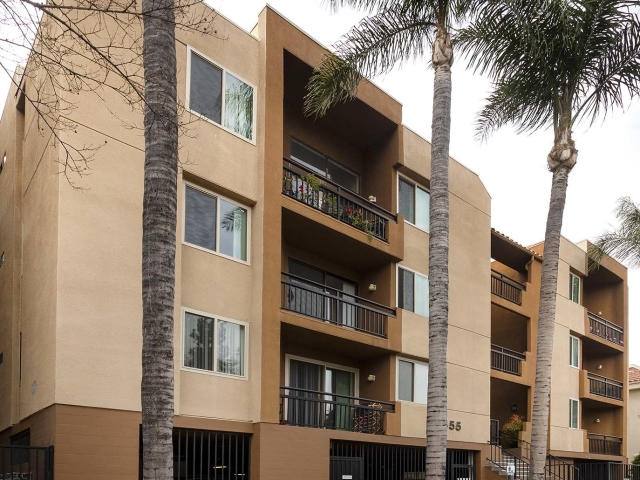 Apartment for rent at 5455 White Oak Ave #A31, Encino, CA 91316