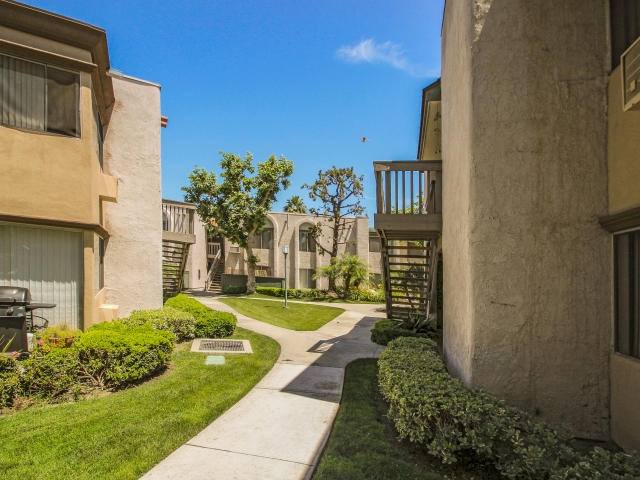 Apartment for rent at 5600 Orangethorpe Ave #C31, La Palma, CA 90623
