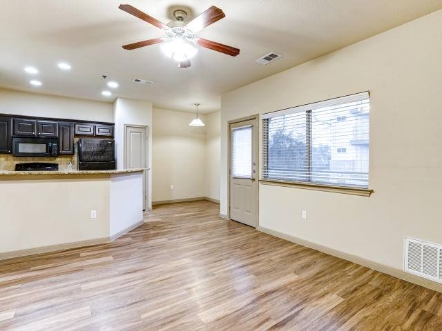 Apartment for rent at 715 Cleveland Ave #A33, Waco, TX 76706