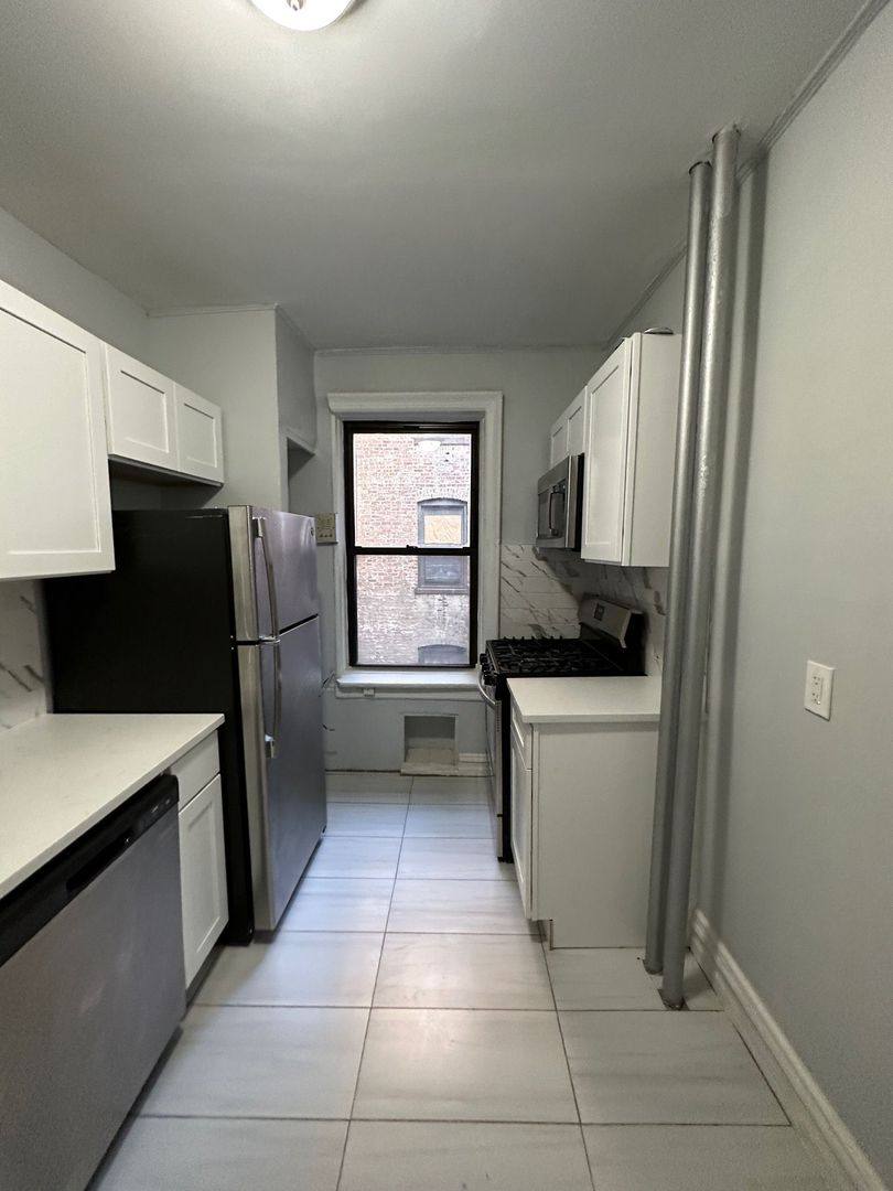 Apartment for rent at 110 Glenwood Ave, Jersey City, NJ 07306