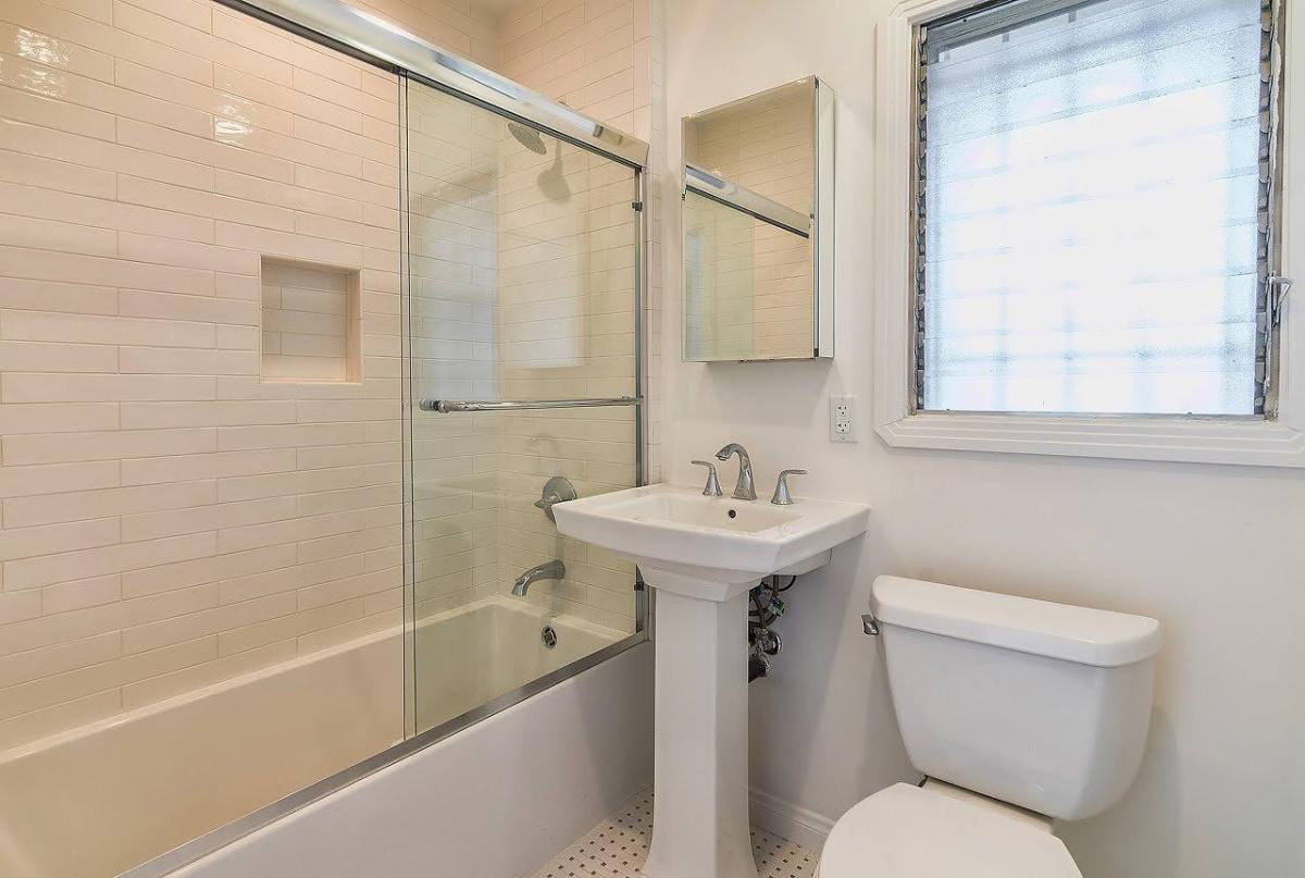 Apartment for rent at 201 S Detroit St, Los Angeles, CA 90036