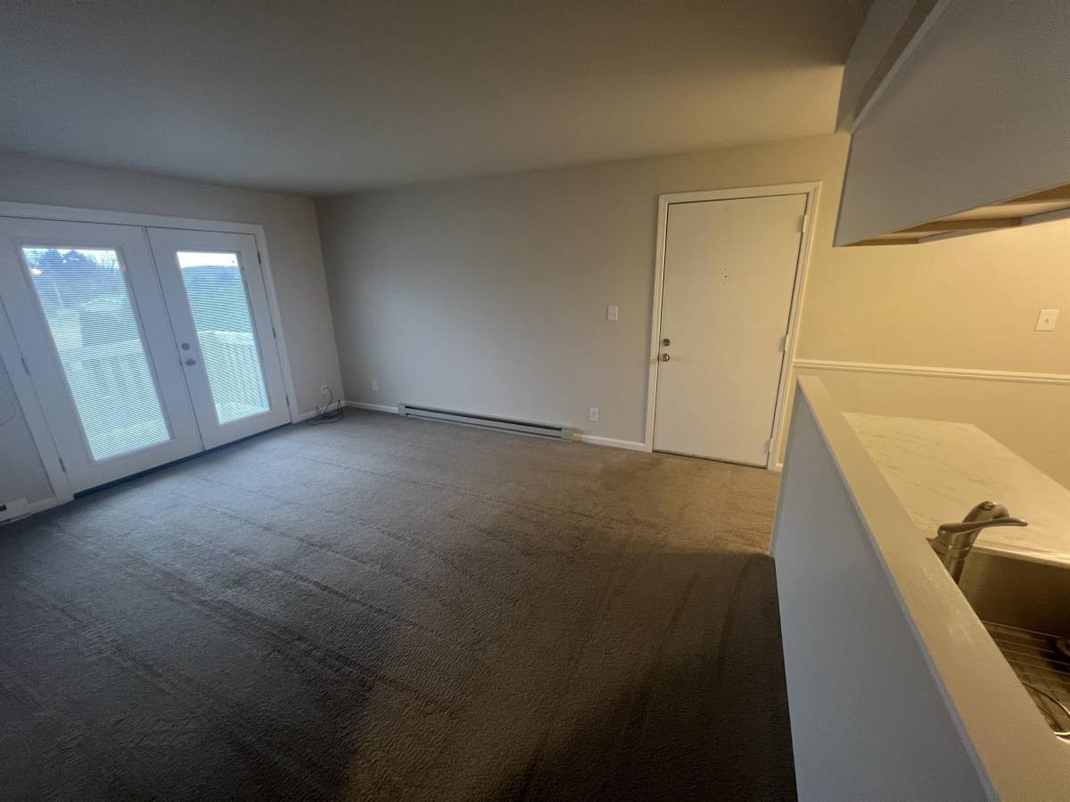 Apartment for rent at 1 Lakewood Dr #B-10, Mansfield, OH 44904