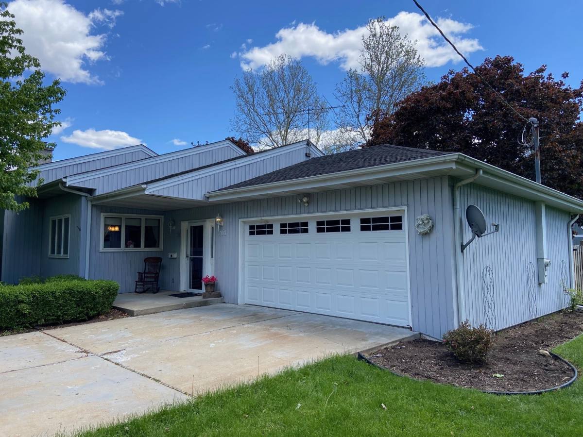 House for rent at Bonnie Acres, 208 Glynn Rd, Plano, IL 60545